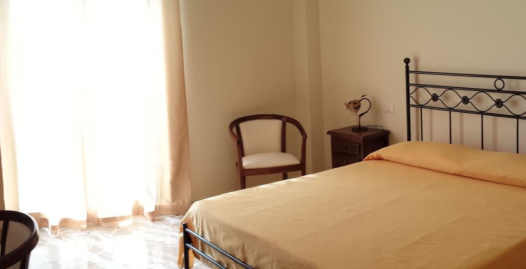 B&B Capo Sant'Alessio Sant'Alessio Siculo Quarto foto